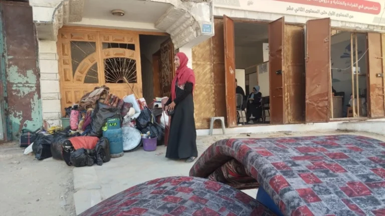 “ليس لأننا لا نخاف الموت ولكن لأننا لا نقدر على ثمن النزوح”: التكلفة تجبر الغزيين على تجاهل إنذارات الإخلاء