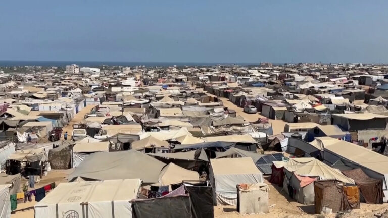 الكفاح للحصول على وجبة واحدة في غزة