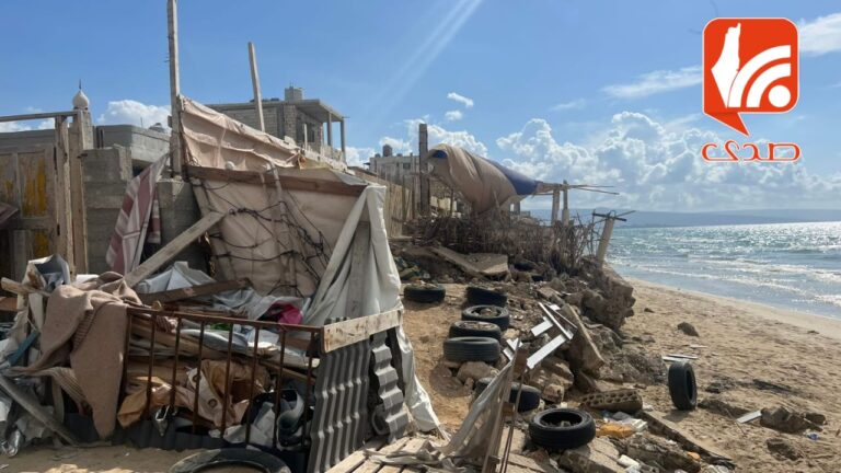 مطالبات ببناء سد بحري لحماية المنازل من العواصف خلال فصل الشتاء في مخيم الرشيدية