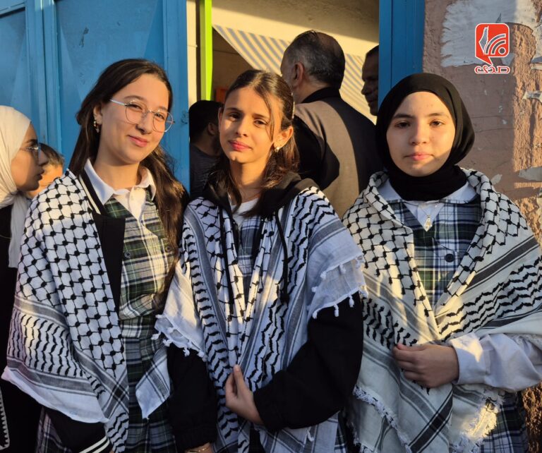 طالبات رفيديا: لن نزيل الكوفية مهما حاولت الأونروا