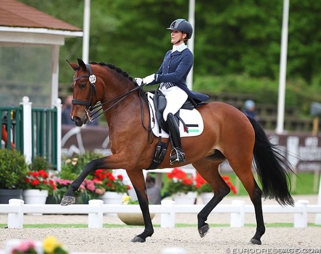 فارسة فلسطينية تحقق إنجازا تاريخيا في اتحاد الفروسية العالمي