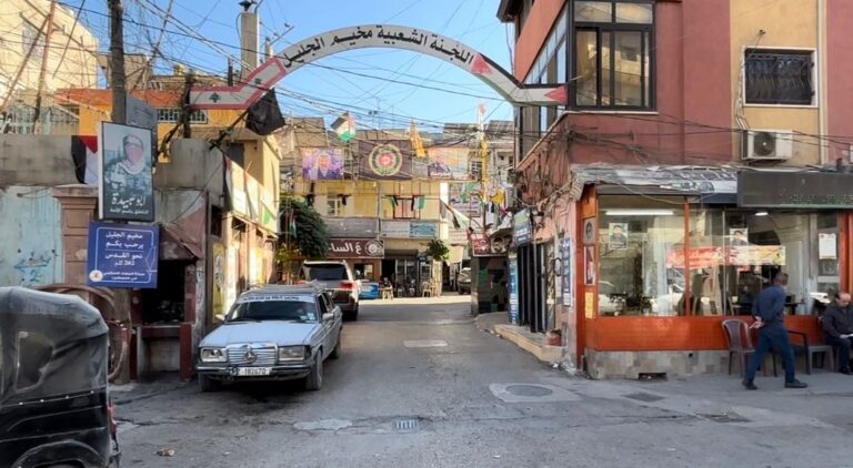 مع اقتراب الشتاء.. مخيم الجليل يواجه برد البقاع بلا مازوت ولا عمل