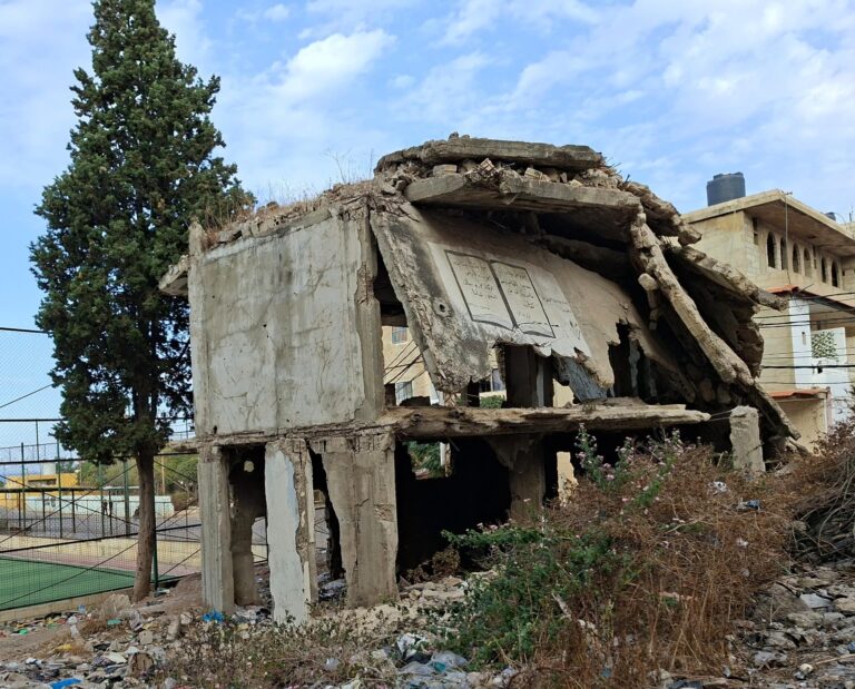 صدى يرصد حكاية 18 عامًا من الحرمان والوعود المؤجلة في مخيم نهر البارد