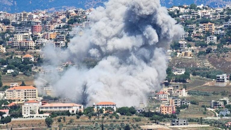 أربعة شهداء وعدد من الجرحى نتيجة غارة جوية في منطقة كفرمان قضاء النبطية جنوب لبنان 