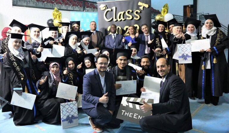 مركز تدريب دمشق يحتفي بتخريج 552 طالبة وطالبة