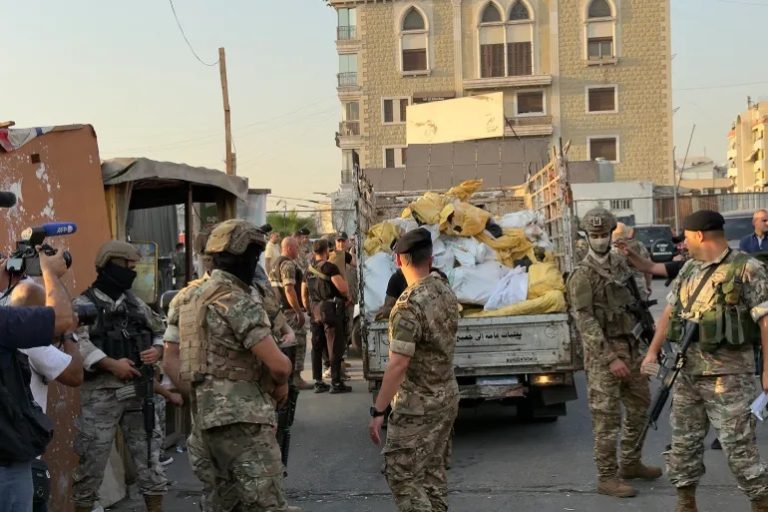 مستجدات ملف السلاح الفلسطيني: المخيمات بين الحماية والسياسة الخارجية