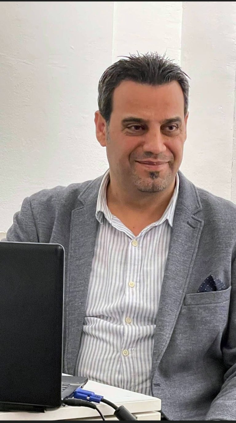 حين يغرد الممثل عن شعبه خارج السرب