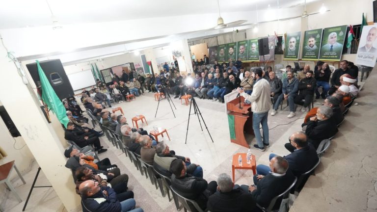 حماس في صور تُقيم لقاءً لتقبل التبريكات بالقادة الشهداء