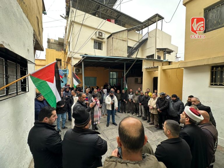 مخيم الجليل ينتفض رفضاً لتقليصات الأونروا