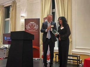 الأكاديمية الفلسطينية أشجان عجور تحصد جائزة “إيما جولدمان” الأوروبية لعام 2025