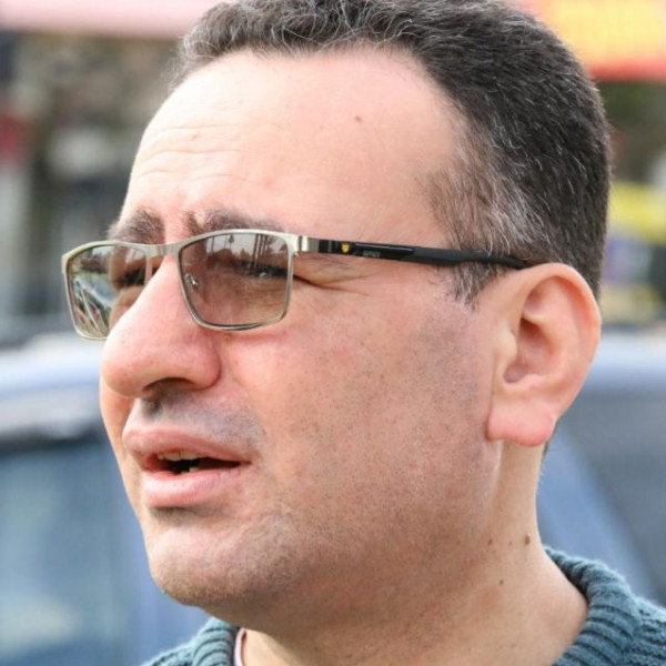 هل ينفّذ انشقاقاً؟ تاريخ صعود أشرف دبور وأسباب الخلاف