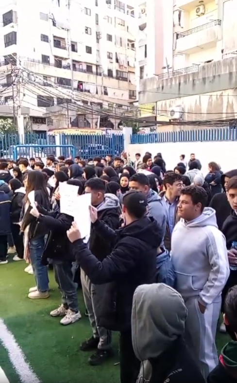 وقفة تضامنية في صيدا دعماً للممرضين الفلسطينيين