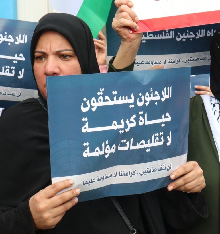 لجنة الدفاع عن حقوق اللاجئين تحمل مديرة الأونروا مسؤولية حياة المرضى في المخيمات