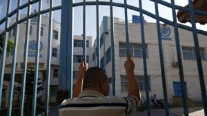 اتحادات “الأونروا” ترفض تقليص ساعات العمل وتُحذر من غياب العدالة الوظيفية
