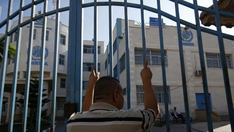 اتحادات “الأونروا” ترفض تقليص ساعات العمل وتُحذر من غياب العدالة الوظيفية