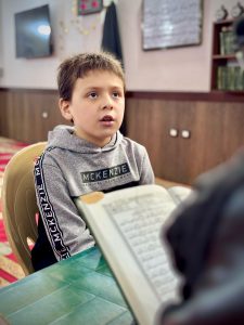 أضخم تظاهرة قرآنية في المخيمات وفاء للقائد المربي فتح شريف” أبو الأمين”