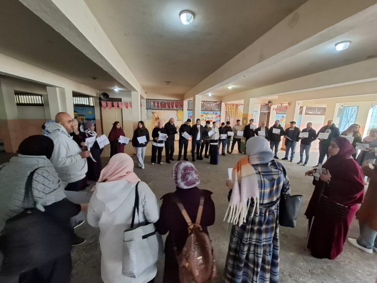 وقفة إحتجاجيّة لاتّحاد المعلّمين في لبنان-بعلبك- و البرلمان الطّلّابي المدرسي