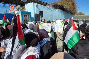 اعتصام أمام مقرّ الأونروا رفضًا لتقليص الخدمات