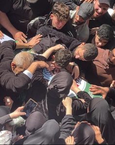 الآلاف يشيعون شهداء مخيم عين الحلوة