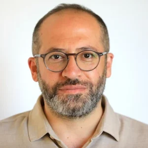 هل تساعد «الأونروا» في سحق اللاجئين الفلسطينيين وقضيتهم   