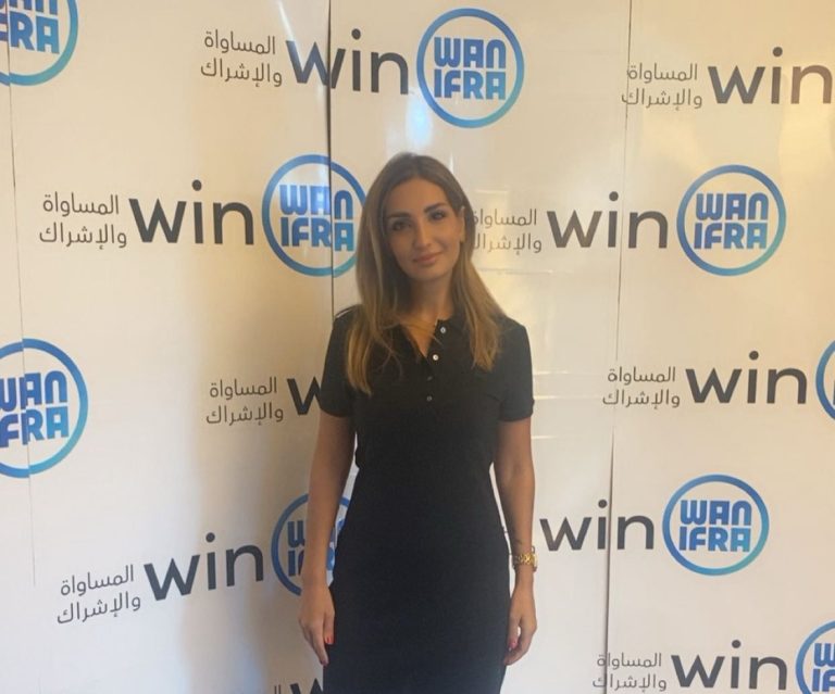 أمٌّ تكبر بين الحروب