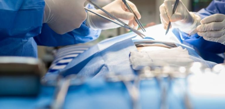 فلسطينية سورية بحاجة لعملية عاجلة بعد إصابتها بغارة إسرائيلية