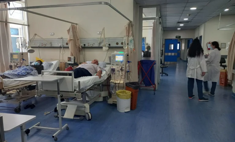 دعوات فلسطينية لوضع خطة صحية لإنقاذ مرضى الكلى في الجنوب