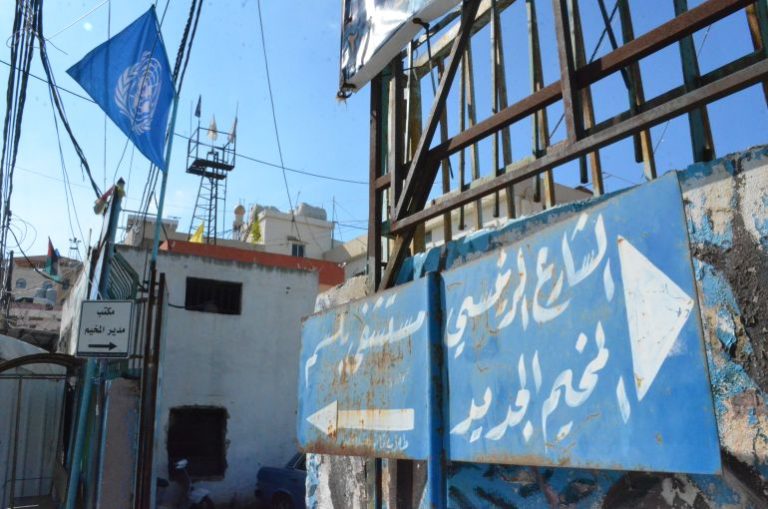 أهالي الرشيدية يحملون الأونروا مسؤولية التدهور الإنساني