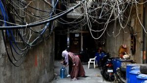 أهالي مخيم برج البراجنة في بيروت يواجهون تفاقم الأزمات المعيشية في ظل الحرب