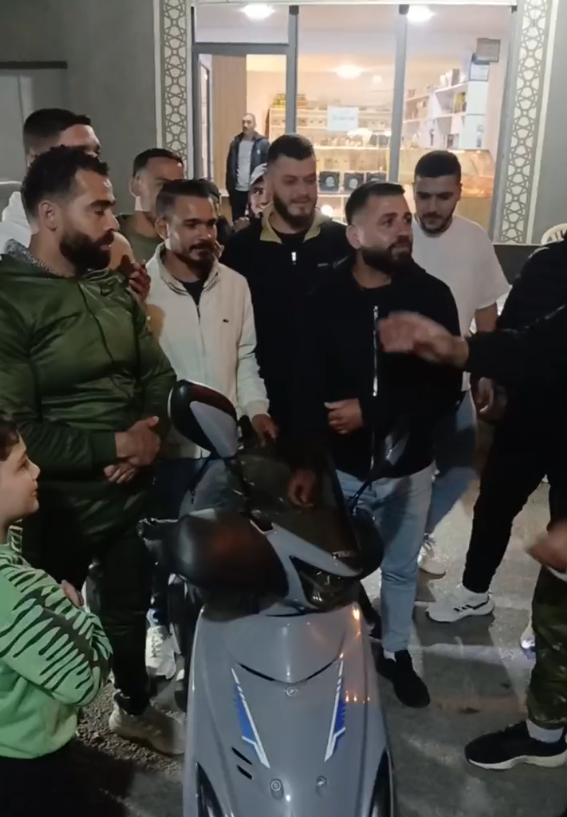 مبادرة من شباب مخيم البرج الشمالي دعماً لأحد النازحين اللبنانيين