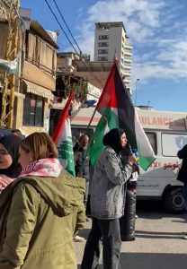 وقفة تضامنية في مخيم مار الياس ببيروت دعماً للأسرى