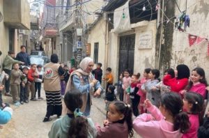 أنشطة دعم نفسي للأطفال بمخيم برج الشمالي لتخفيف آثار الحرب