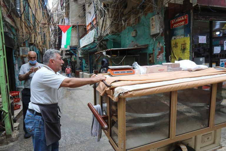 ثابت تنتقد تقصير الأونروا تجاه العمال الفلسطينيين