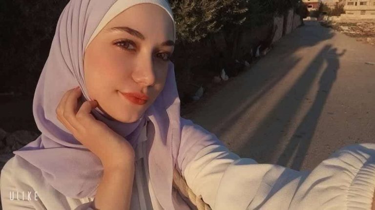 سوريا: احتجاز والد الضحية هبة موعد يثير مخاوف إنسانية في خان الشيح