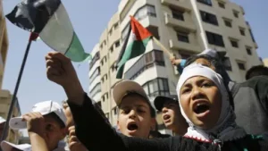 فلسطينيو سوريا في لبنان: نزوح جديد وواقع قانوني مرير