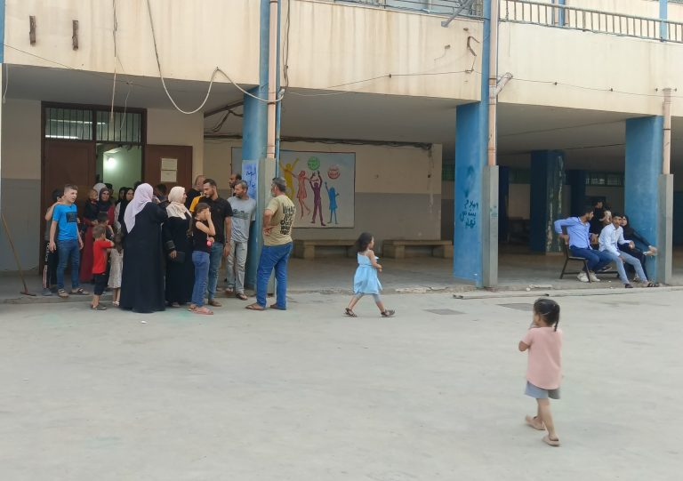 تراجع في أعداد النازحين داخل مراكز إيواء الأونروا في لبنان خلال أسبوع