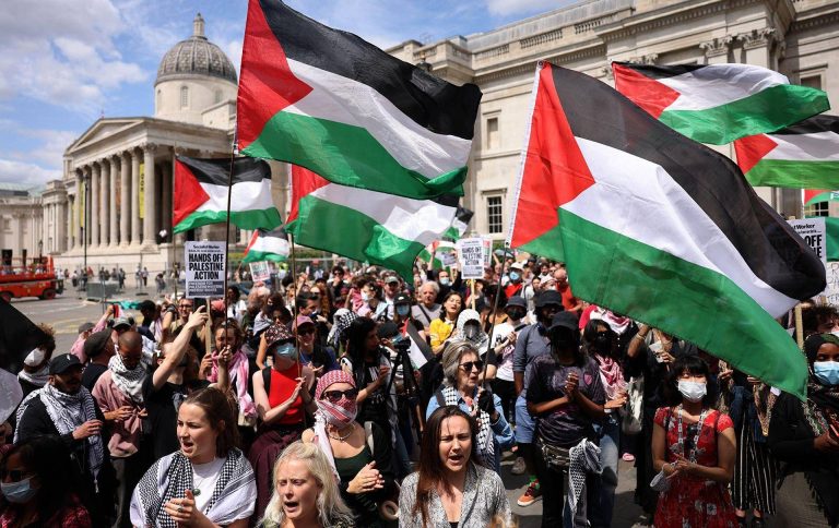 القضاء البريطاني يعيد تثبيت حظر “فلسطين أكشن”