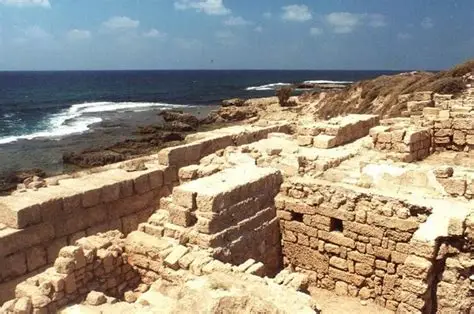 حملة فلسطينية ضد مخطط سياحي إسرائيلي يهدد مقابر جماعية في الطنطورة