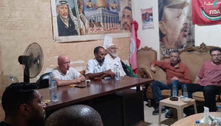 وفد من “فدا” يستقبل وفدًا من لجان الأحياء في مخيم عين الحلوة