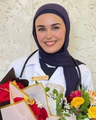 فلسطينية تنال الامتياز في الطب من كوبا