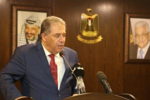 ليس دفاعاً عن دبور بل كشفاً لحقيقة الخلاف بينه وبين عباس