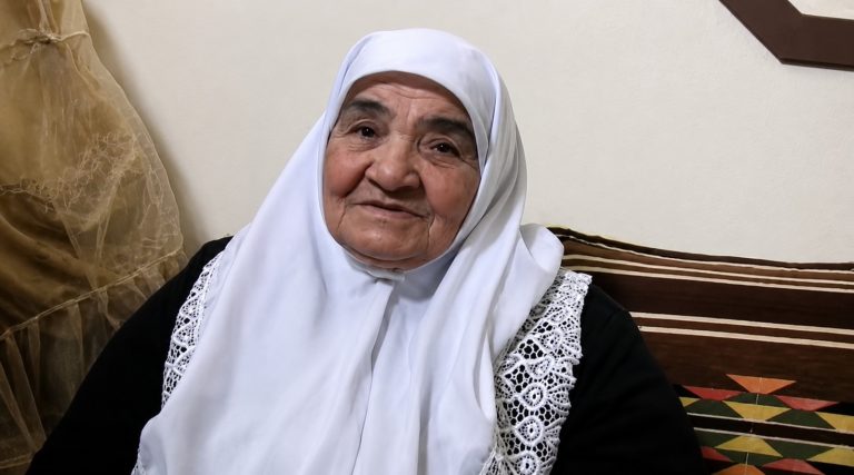 بالفيديو الفلسطينية فضية ظاهر من قرية السموعي تروي تفاصيل الحكاية ومرارة التهجير وأمل العودة