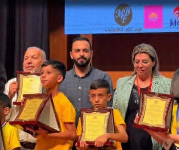 فلسطيني يُتوَّج بلقب “البطل الأسطوري” للبطولة الوطنية للعباقرة