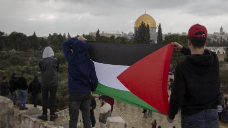 عريضة وطنية لأكثر من ألف شخصية فلسطينية وازنة: لا شرعية بالتعيين ولا تمثيل بلا انتخاب