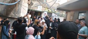 اعتصام أمام الأونروا في مخيم برج البراجنة للمطالبة بدعم فلسطينيي سوريا