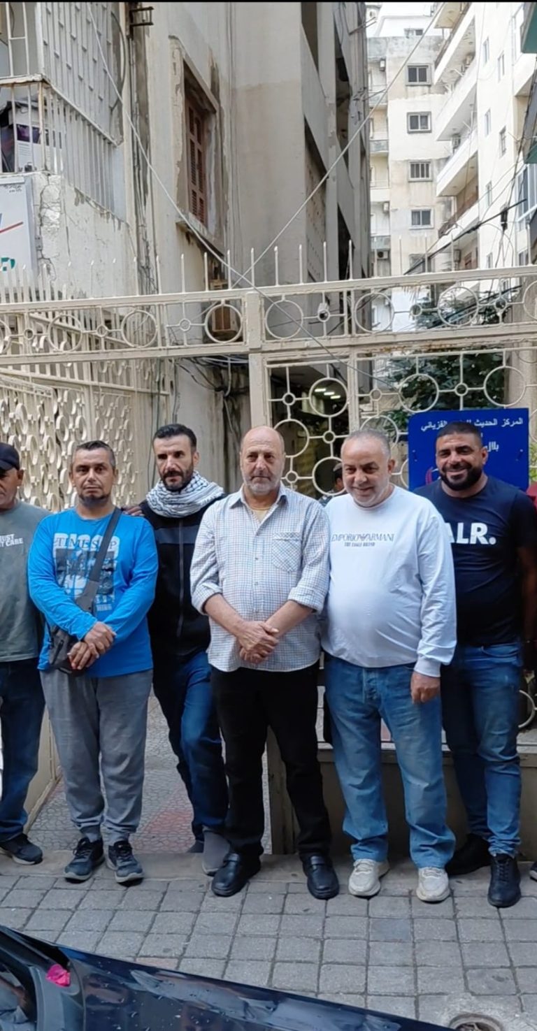 مراسلة صدى الشتات: أهالي طلاب مدرسة رفح يغلقون مكتب الأونروا في طرابلس
