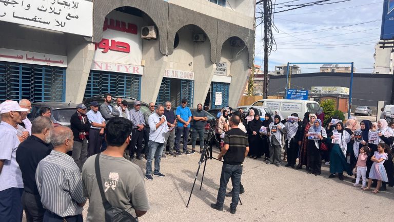 اعتصام شعبي في صور رفضًا لتقليصات الأونروا ومطالبةً بحماية حقوق اللاجئين