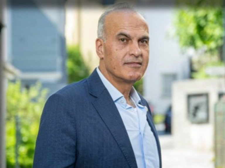 منظمة العفو الدولية  تمنح المحامي الفلسطيني خالد قزمار جائزتها لحقوق الإنسان